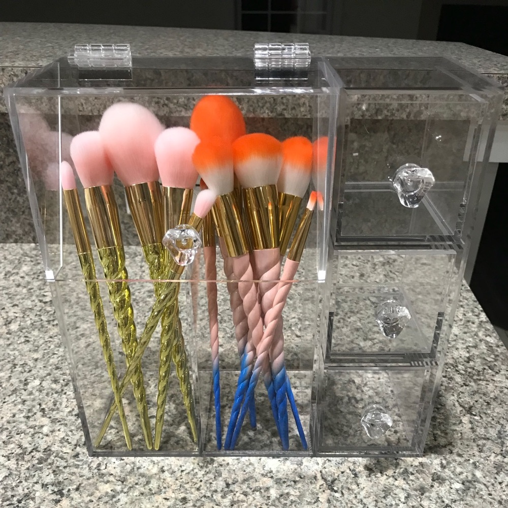Acrylic makeup brush organizer